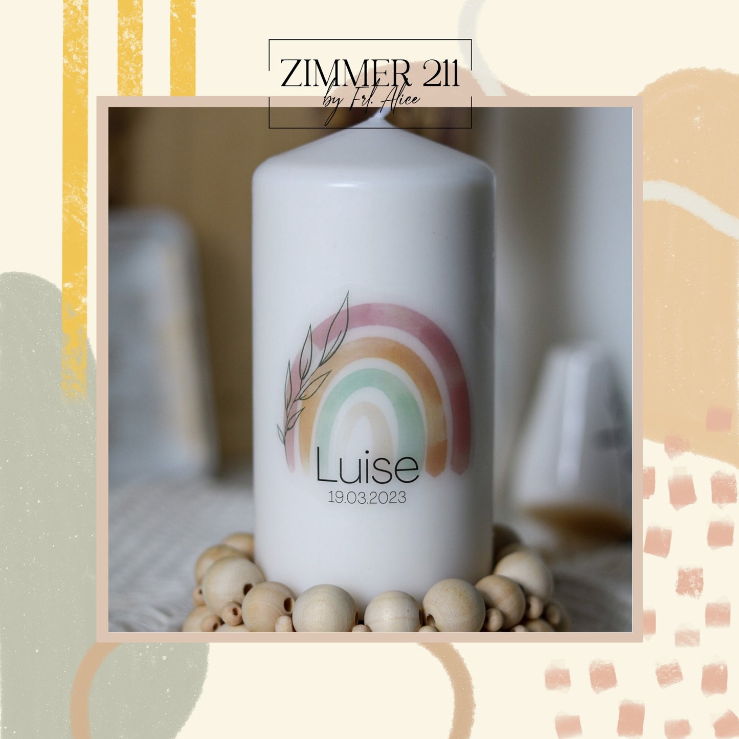 Große weiße Stumpenkerze mit einem großen Aquarell-Regenbogen, dem Namen Luise und dem Datum 19.03.2023 als personalisiertes Geschenk.